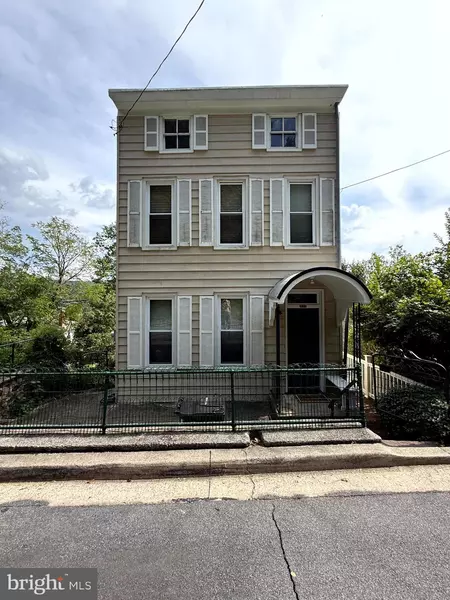 935 FRIEDENSBURG RD, Reading, PA 19606