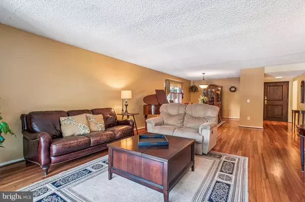 6101 EDSALL RD #402, Alexandria, VA 22304