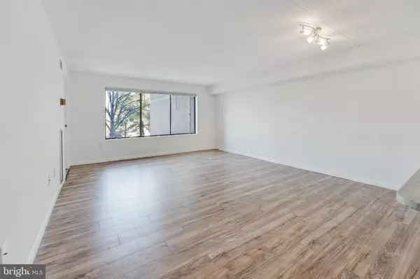 Alexandria, VA 22304,6300 STEVENSON AVE #120