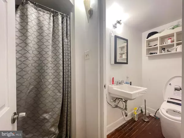 Philadelphia, PA 19144,222 W WINONA ST