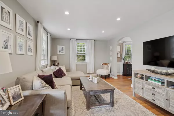 Philadelphia, PA 19128,604 PALAIRET RD