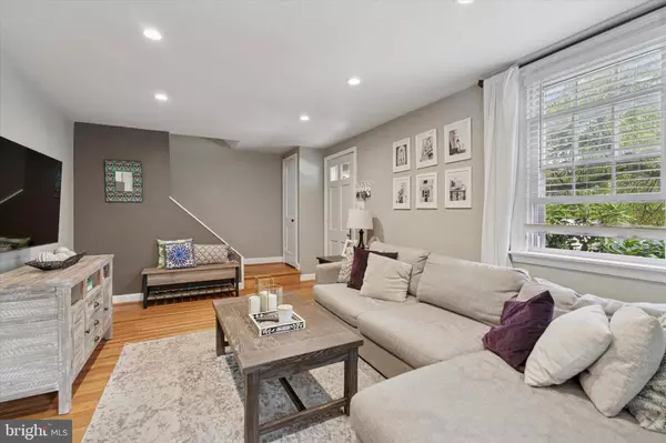 Philadelphia, PA 19128,604 PALAIRET RD