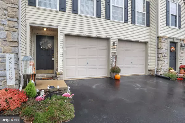 York, PA 17402,2750 HUNTERS CREST DR #4