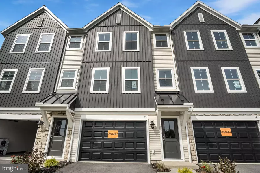 12 MORGAN CIR #009-02, Carlisle, PA 17015