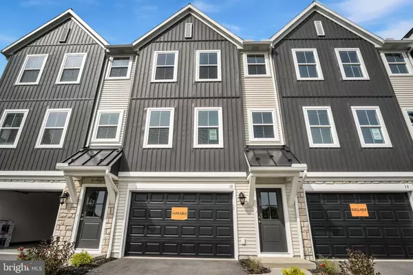 12 MORGAN CIR #009-02, Carlisle, PA 17015