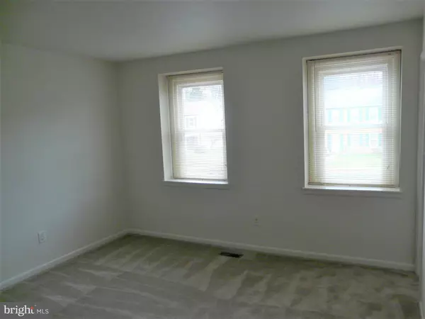 Sterling, VA 20164,902 CHESHIRE CT