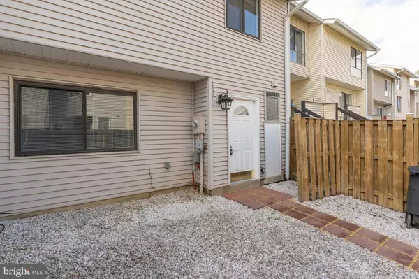 Alexandria, VA 22309,8708 VILLAGE SQUARE