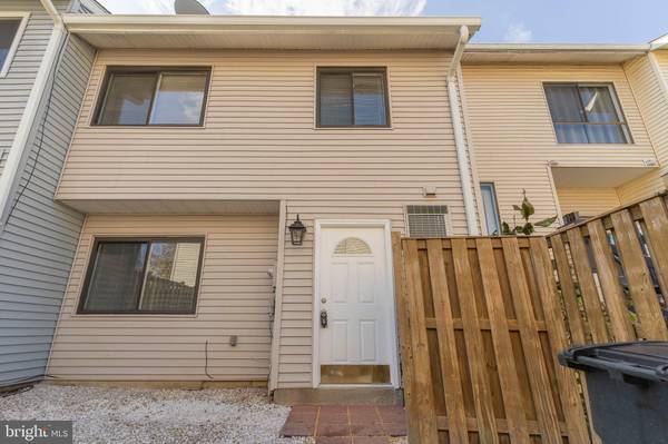 8708 VILLAGE SQUARE, Alexandria, VA 22309