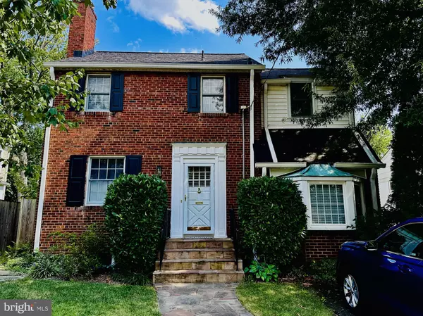 2409 CAMERON MILLS RD, Alexandria, VA 22302