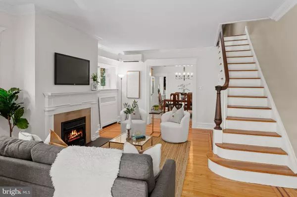 Philadelphia, PA 19143,4957 PINE ST