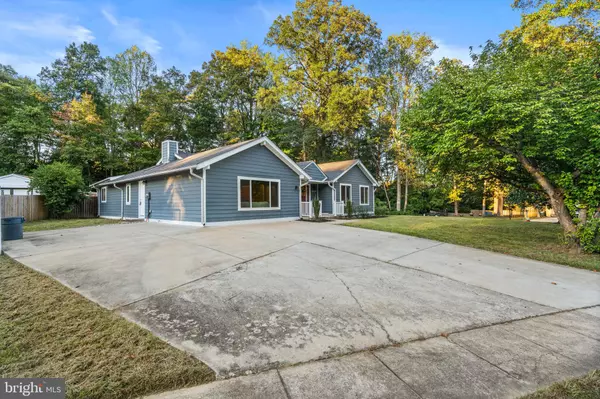 Fairfax, VA 22032,10402 HOLLYOAK PL