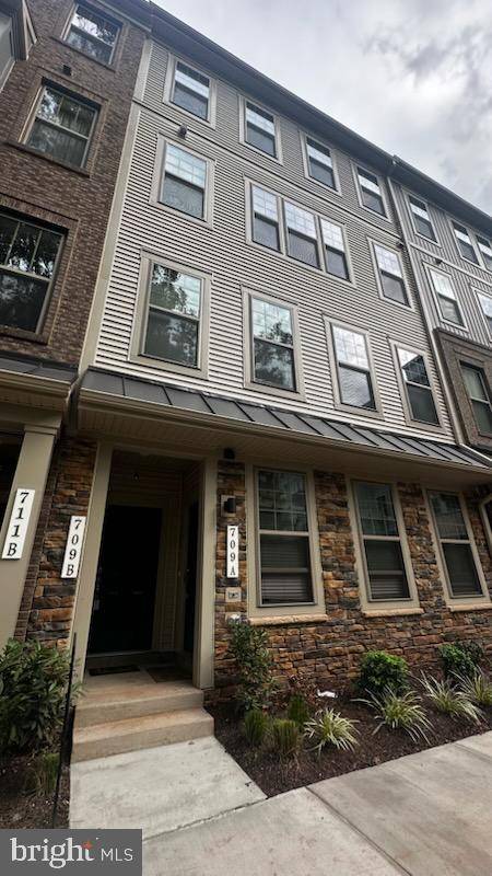 Manassas Park, VA 20111,709 THOMAS LN #B