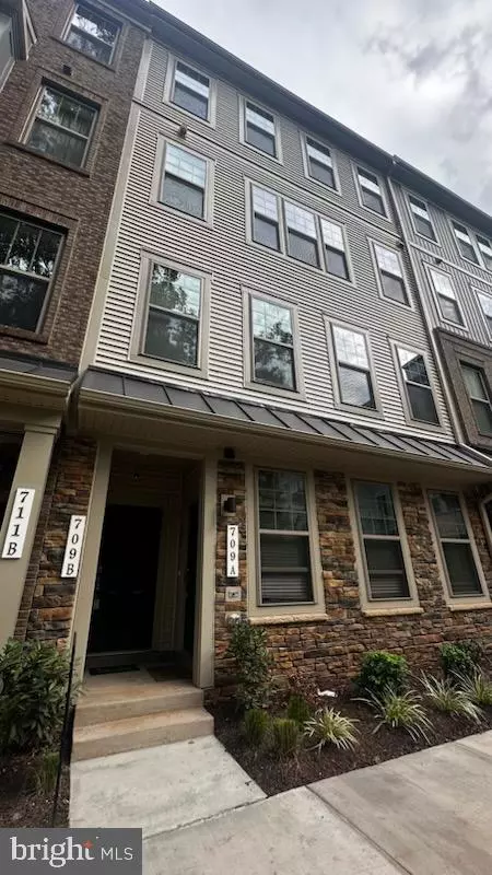 Manassas Park, VA 20111,709 THOMAS LN #B