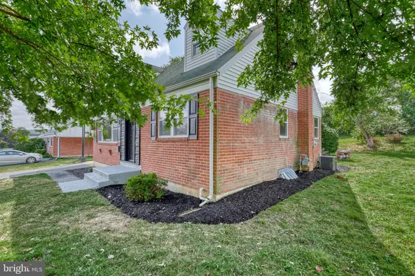 York, PA 17402,142 SYLVAN DR