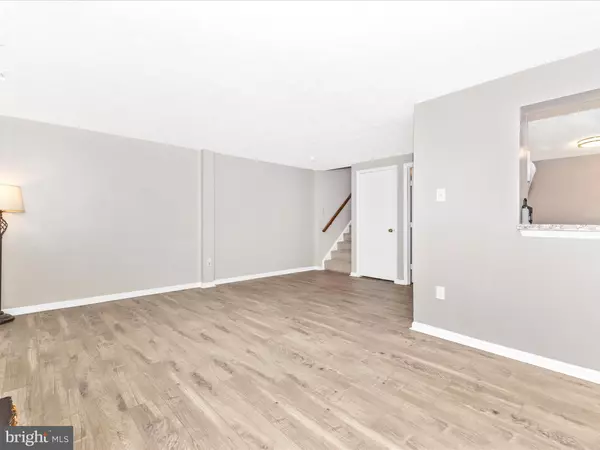 Gaithersburg, MD 20878,446 PALMSPRING DR