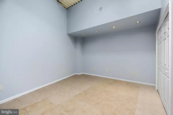 Philadelphia, PA 19123,232 W GIRARD AVE #2B