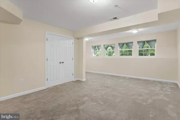 Chesapeake Beach, MD 20732,8329 AUTUMN CREST LN #6