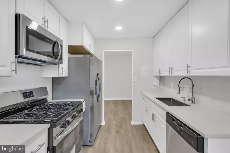 878 COLLEGE PKWY #104, Rockville, MD 20850