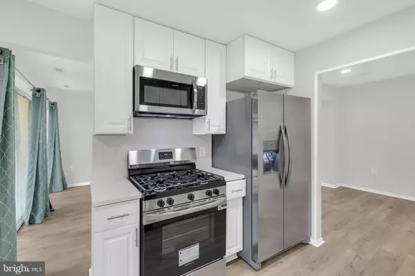 Rockville, MD 20850,878 COLLEGE PKWY #104