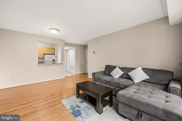 Falls Church, VA 22044,3100 S MANCHESTER ST #813