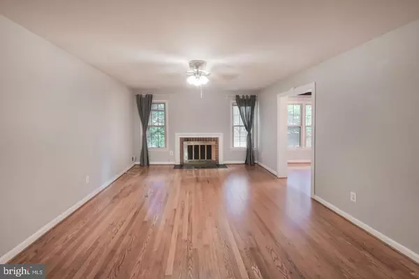 Falls Church, VA 22043,6611 ROSECROFT PL