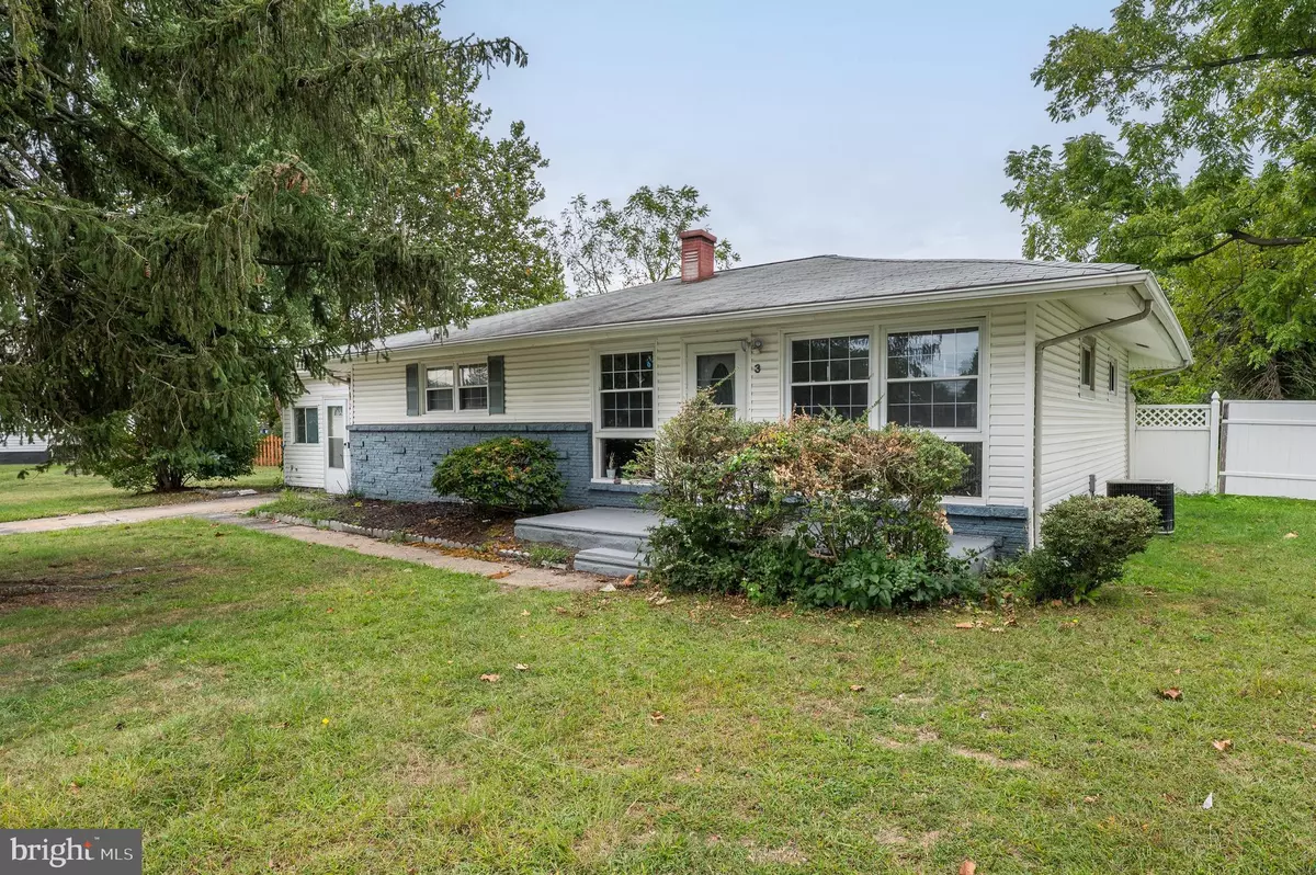 Burlington, NJ 08016,3 LAURIE WAY