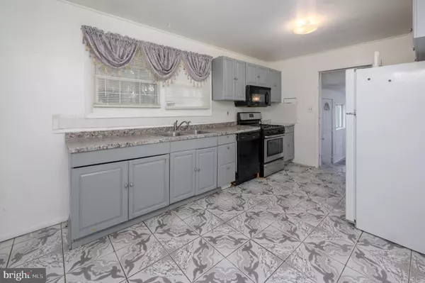 Burlington, NJ 08016,3 LAURIE WAY