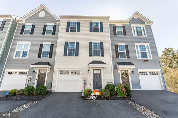 16 HUNTERS DR, Gilbertsville, PA 19525