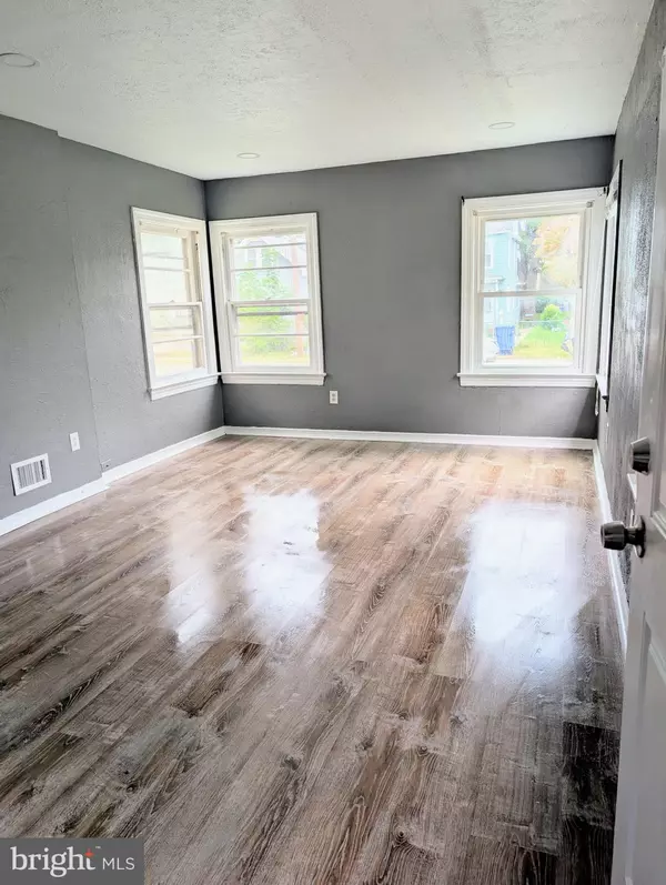 Millville, NJ 08332,215 FULTON ST