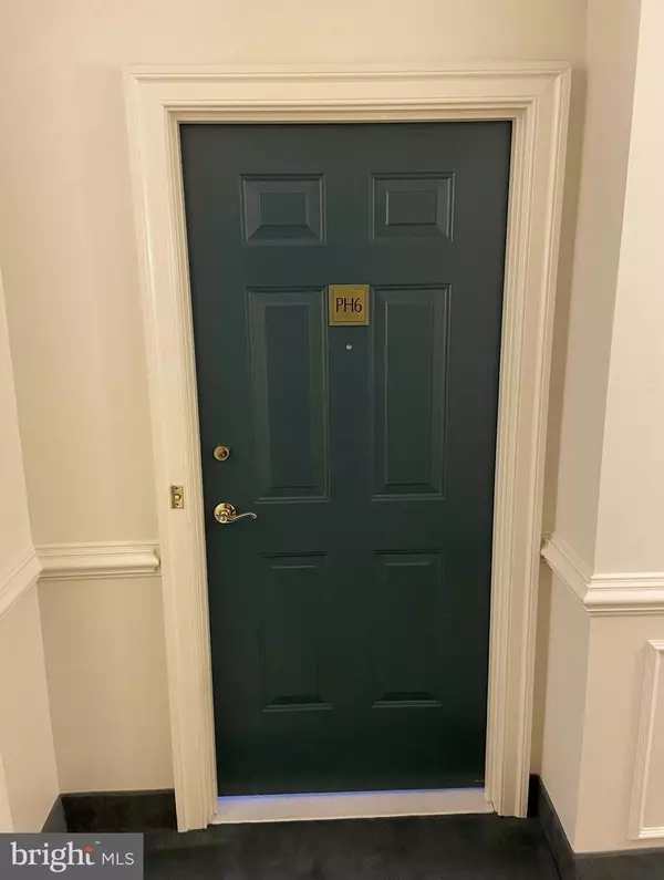 Arlington, VA 22203,3835 9TH ST N #PH6W