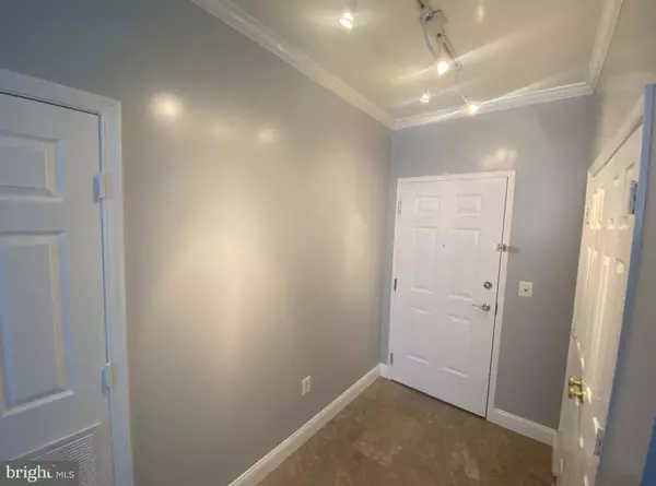 Arlington, VA 22203,3835 9TH ST N #PH6W