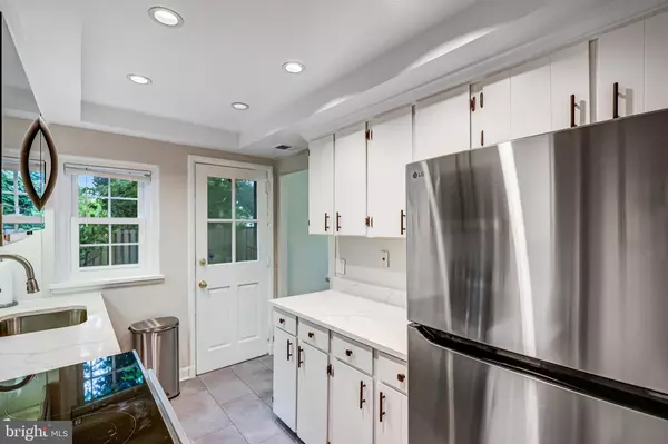 Arlington, VA 22206,4698 36TH ST S #A