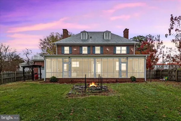 Tappahannock, VA 22560,419 S WATER LN