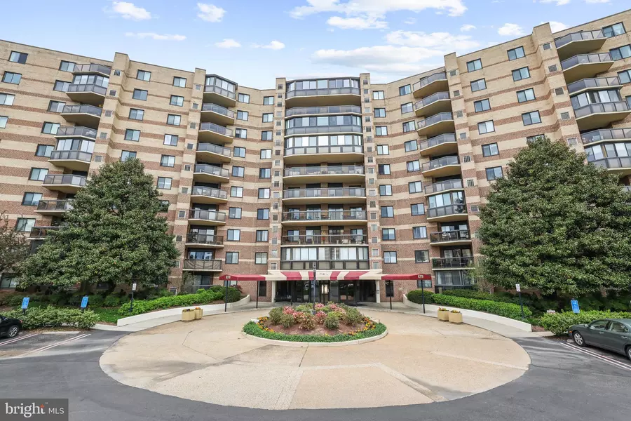 8370 GREENSBORO DR #809, Mclean, VA 22102