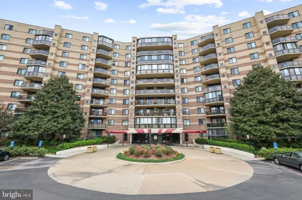 8370 GREENSBORO DR #809,  Mclean,  VA 22102