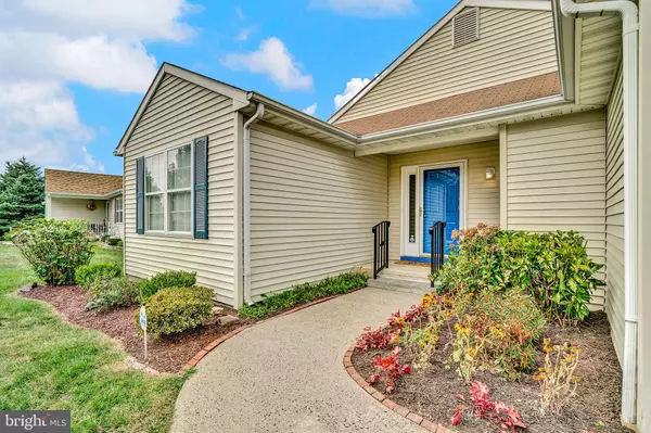 Ewing, NJ 08628,6 HOLIDAY CT