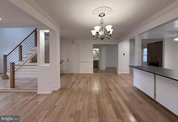 Bethesda, MD 20817,7438 CRESTBERRY LN