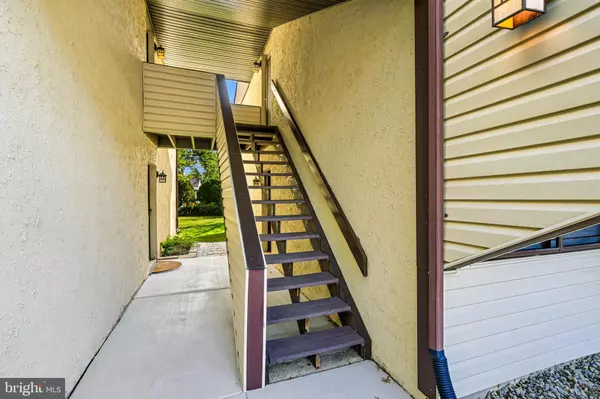 Mount Laurel, NJ 08054,12-B E DAISY LN