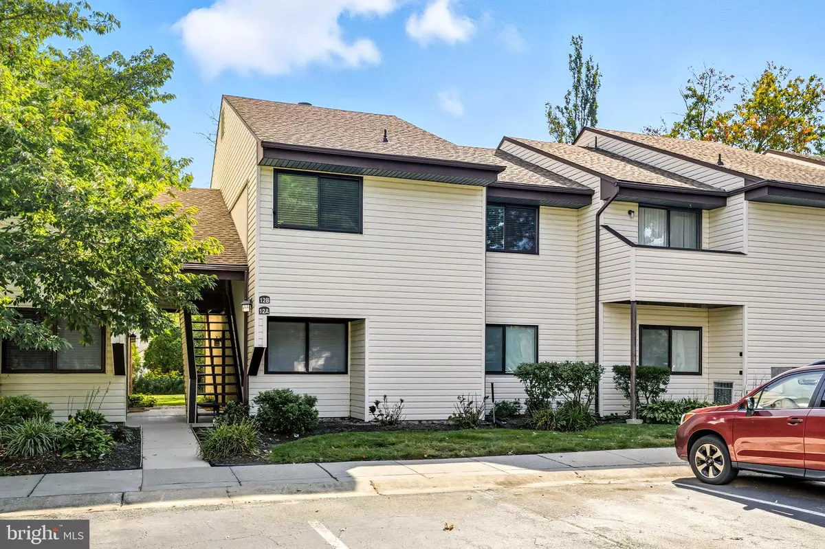 Mount Laurel, NJ 08054,12-B E DAISY LN