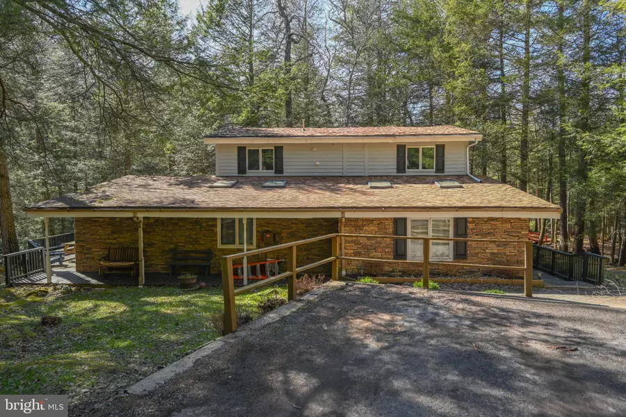 285 LAKE SHORE DR, Oakland, MD 21550