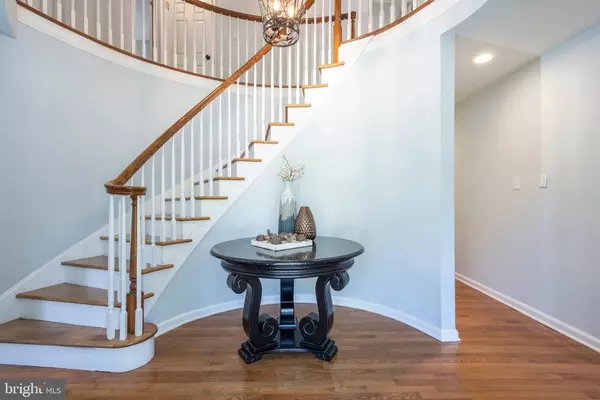 Wyndmoor, PA 19038,506 E GRAVERS LN