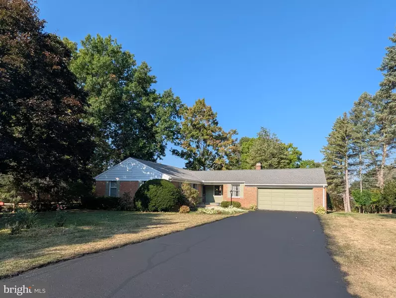 1209 MAYBERRY LN, State College, PA 16801