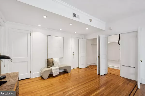 Philadelphia, PA 19103,250 S 17TH ST #501