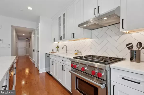 Philadelphia, PA 19107,1215 SPRUCE ST #301