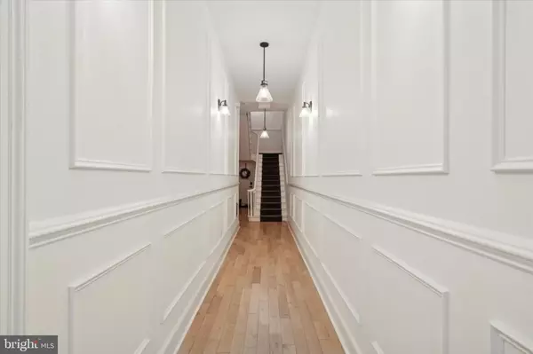 Philadelphia, PA 19107,1215 SPRUCE ST #301