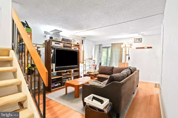 Reston, VA 20191,2266 WHITE CORNUS LN