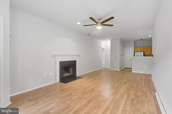 Centreville, VA 20121,14313 CLIMBING ROSE WAY #105