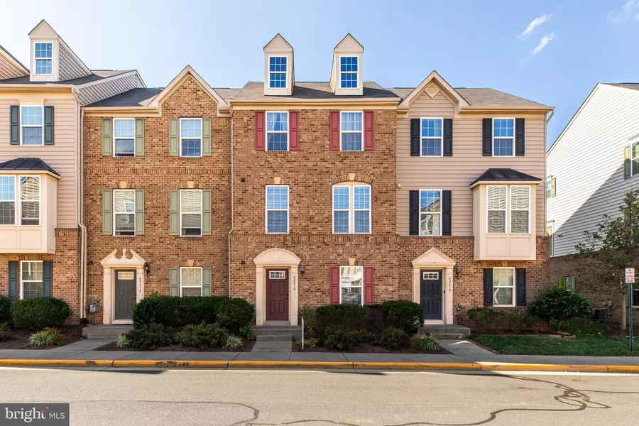 42616 FREISTADT SQ, Sterling, VA 20166