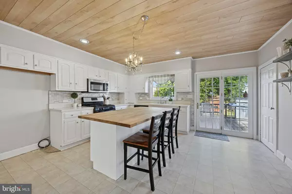 Philadelphia, PA 19111,7418 TABOR AVE