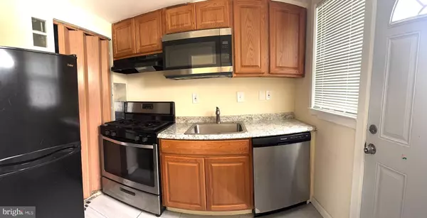 Temple Hills, MD 20748,2852 IVERSON ST #110
